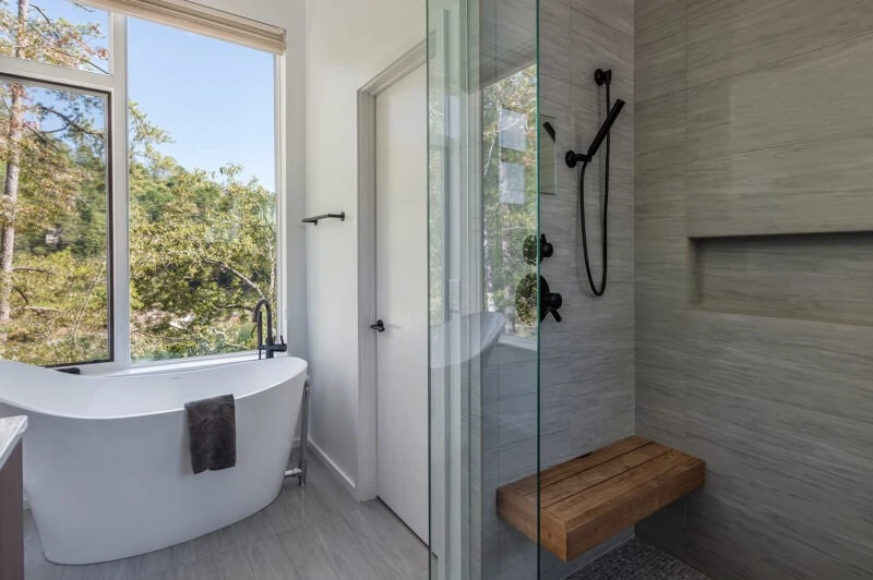 Bathroom tub and Shower