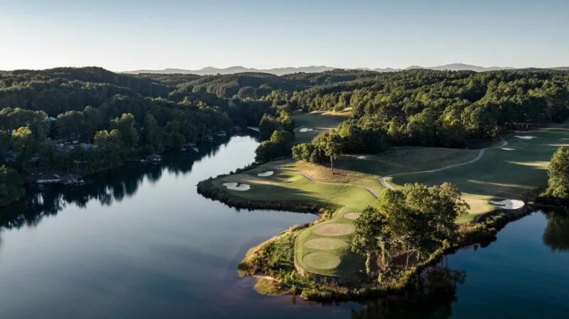lake community golf course