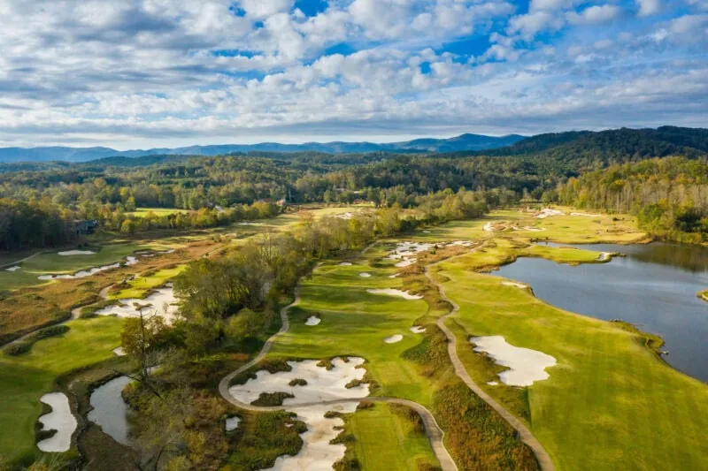 Image of golf course and surrounding mountains at the Cliffs at Mountain Park
